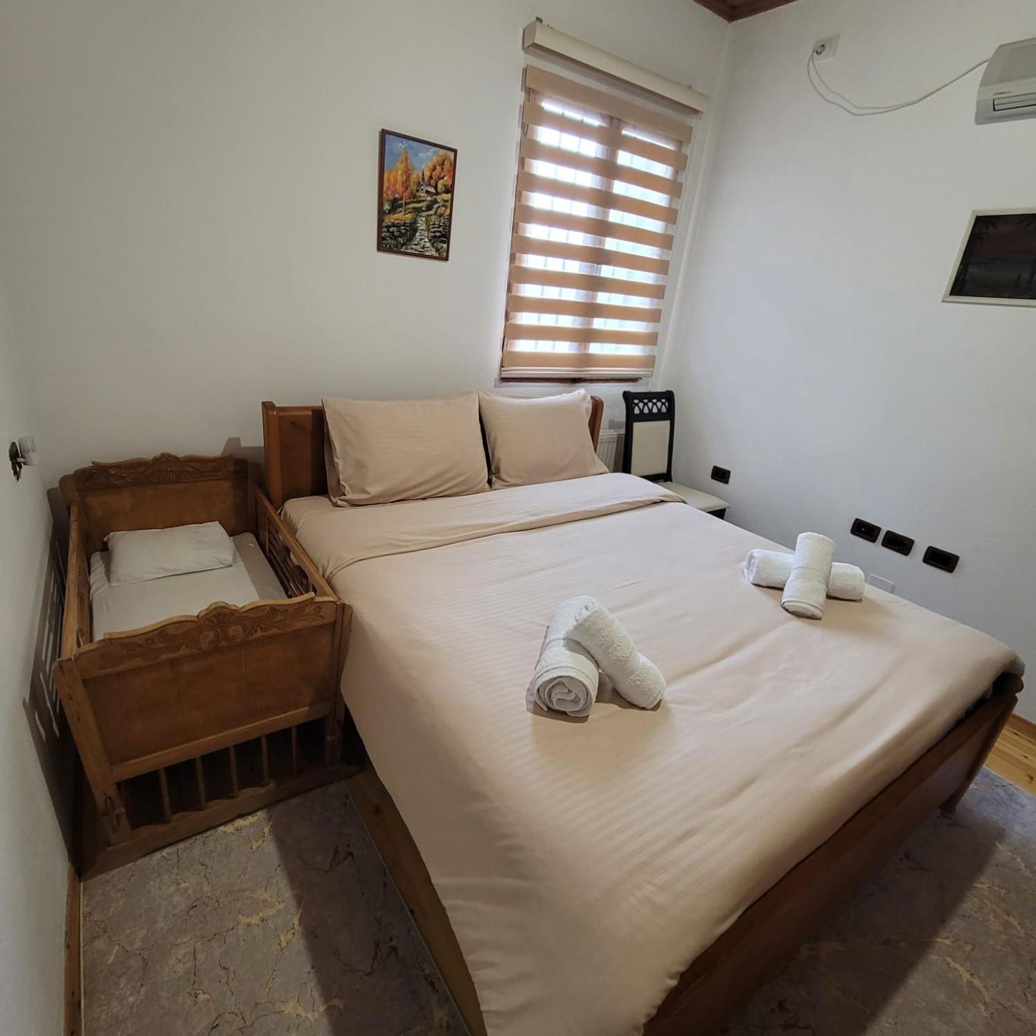 Jona Guest House Gjirokastra Kültér fotó
